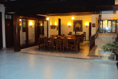Hostal Pousada Jata�