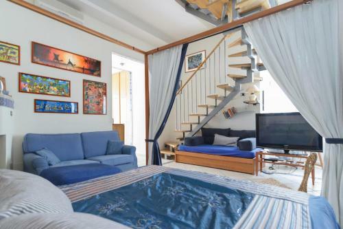 Antignano Halldis Apartment