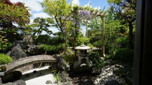 Atelier Bee's Knees Bed & Breakfast