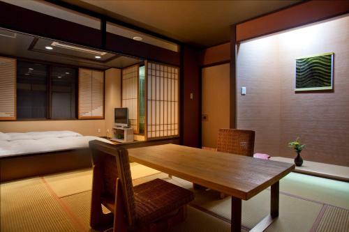 Yamanakaonsen Ohanami Kyubei