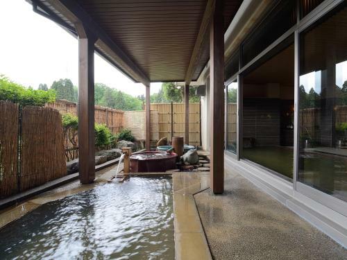 Fukumitsu Hanayama Onsen