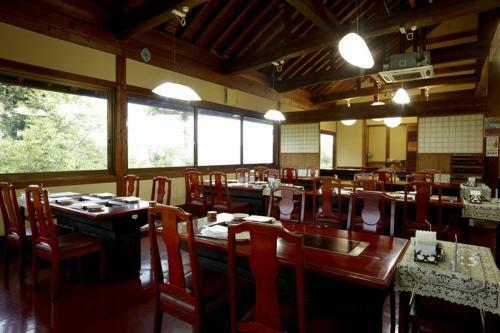 Karasuyamajo Country Club Hotel