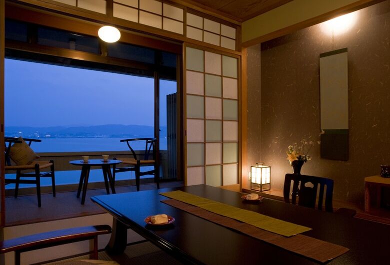 Naniwa Issui