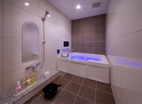 Jewel Hotel Luxury Modern (Adult Only)
