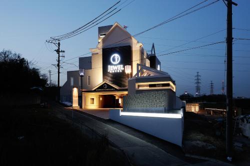 Jewel Hotel Luxury Modern (Adult Only)