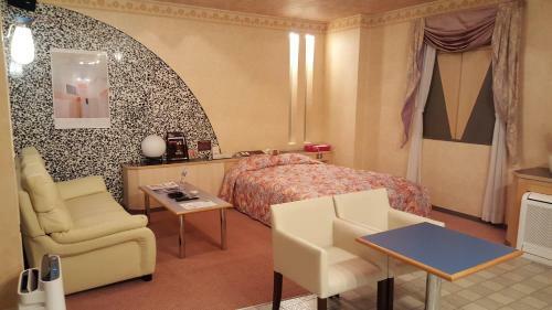 Hotel Elegance (Love Hotel)