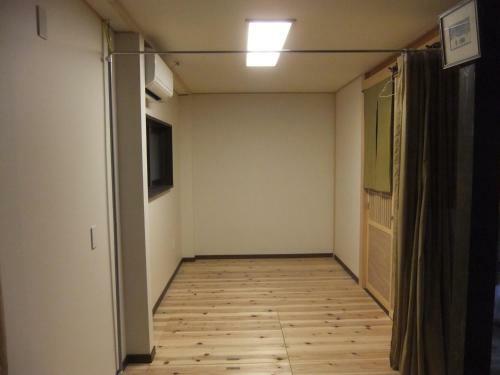 Hostal Marugame Guest House Wellkame