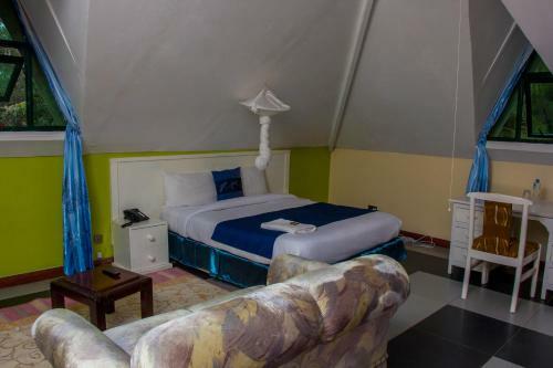 Hotel Karen Inn & Suites