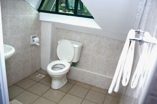 Hotel Karen Inn & Suites