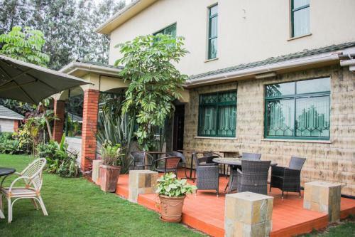 Hotel Karen Inn & Suites