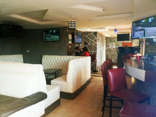 Hotel Mayy Lounge