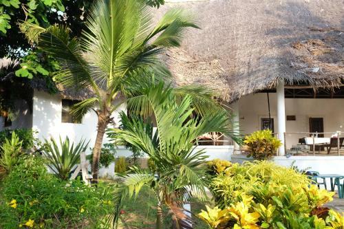 Hotel Travellers Inn Resort Malindi
