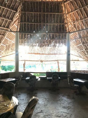 Hotel Travellers Inn Resort Malindi