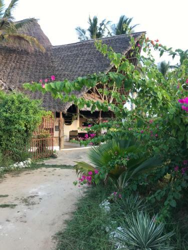 Hotel Travellers Inn Resort Malindi