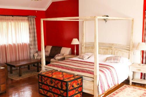Hostal Zereniti House