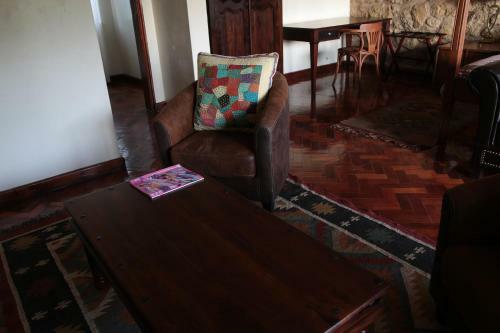 Hostal Zereniti House