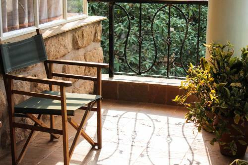 Hostal Zereniti House