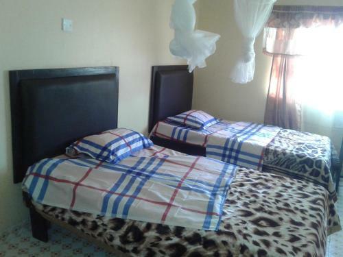 Hostal Enkang Eseriani Guest House