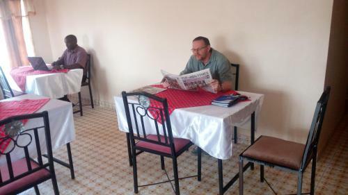 Hostal Enkang Eseriani Guest House