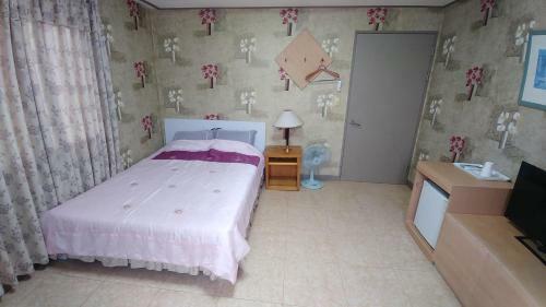 Fourseason Youth Hostel