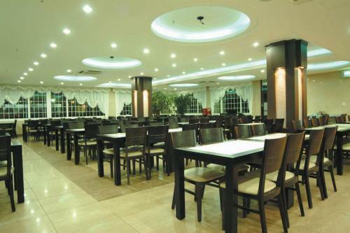 Fourseason Youth Hostel