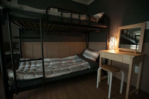 Hostal Twins Guesthouse