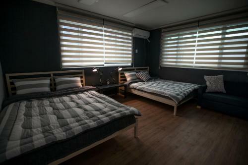 Hostal Twins Guesthouse