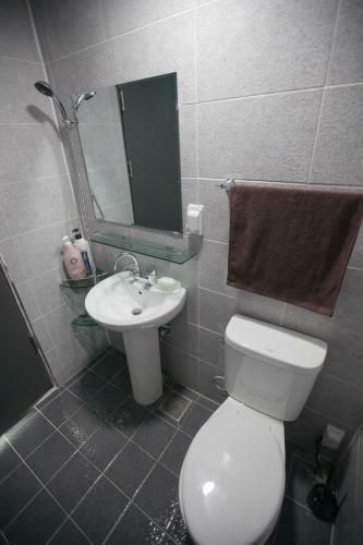Hostal Twins Guesthouse