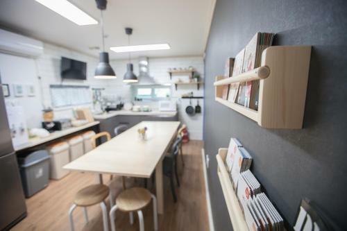 Hostal Twins Guesthouse