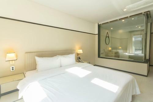 Brown-dot Hotel Guseo