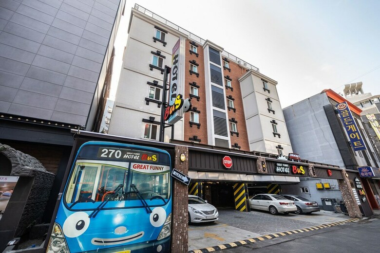 Motel Hotel Bus