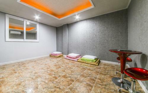 Changwon Sky Motel