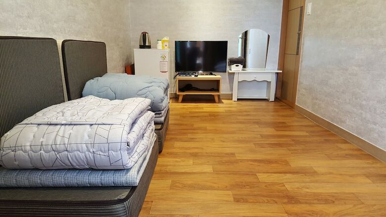 Hostal Hwangridangil Adamjeong