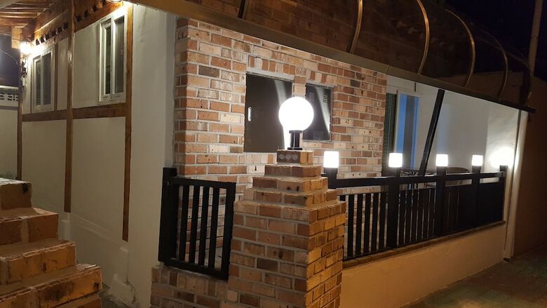 Hostal Hwangridangil Adamjeong