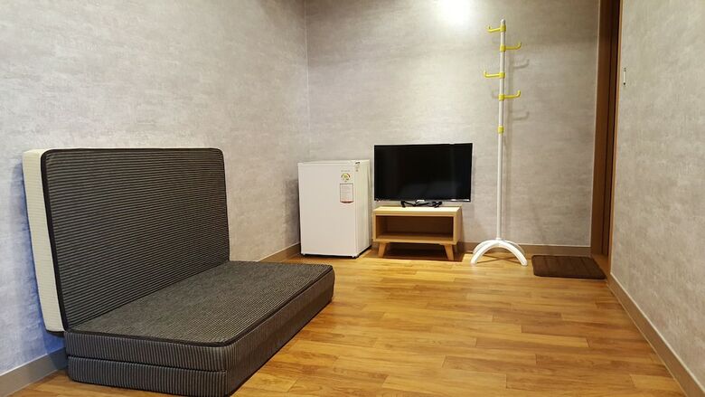 Hostal Hwangridangil Adamjeong