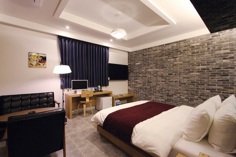 Instar Tourist Hotel