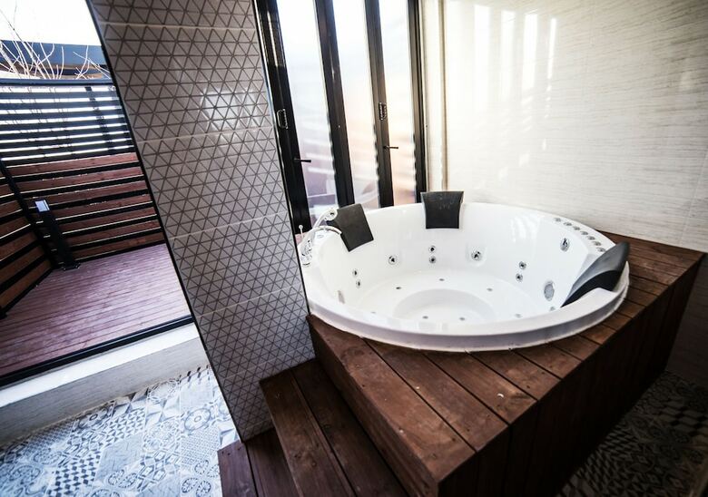 Instar Tourist Hotel