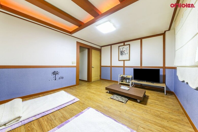 Theme Motel