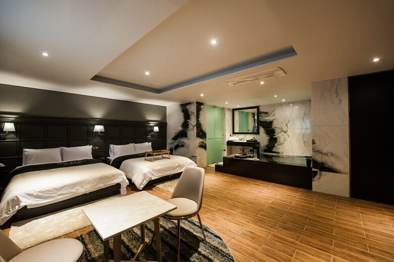 Hotel Amare