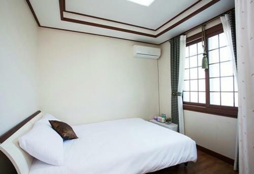 Casa Linda Guesthouse