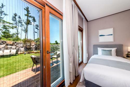 Camphortree Hotel And Resort