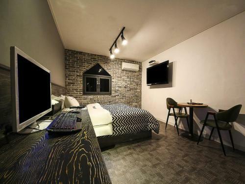 Bupyeong Fox Avenue Hotel
