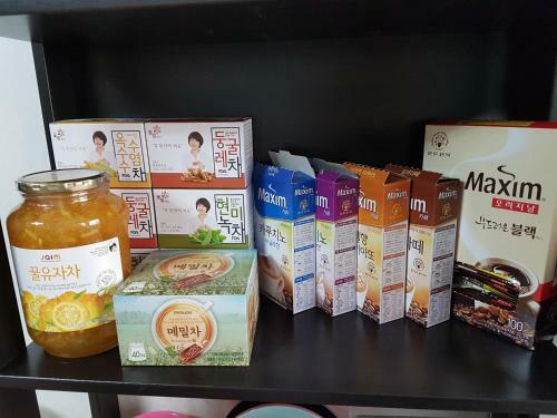 Bed & Breakfast Roommate In Ehwa