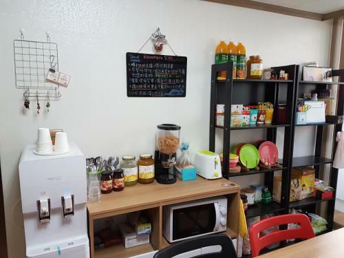 Bed & Breakfast Roommate In Ehwa