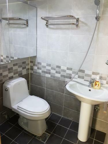 Bed & Breakfast Roommate In Ehwa