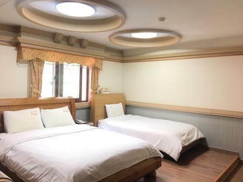 Nobless Hotel