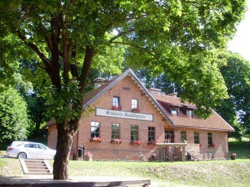 Hostal Senasis Rambynas