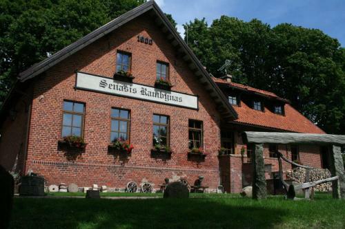 Hostal Senasis Rambynas