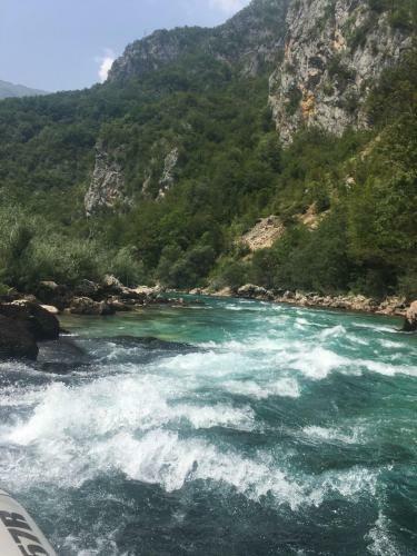 Hostal Rafting Camp Green Tara
