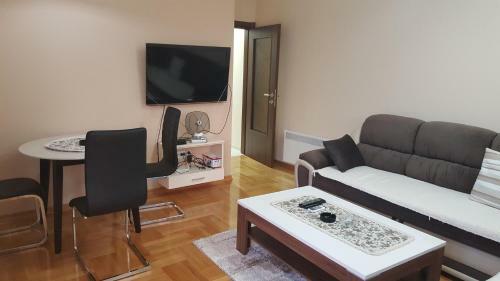 Nikolina Apartments